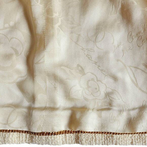 CHANEL ECRU 2017 17A PARIS COSMOPOLITE COLLECTION TWEED JACKET (40) - Picture 9 of 14